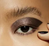 MAC Cosmetics Dazzleshadow - Блестящие тени для век, 1 г, оттенок Dreamy Beams — фото 5