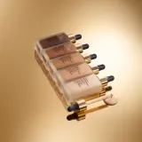 Estee Lauder Futurist SkinTint Serum Foundation With Botanical Oil Infusion SPF 20 - Тональная основа с SPF 20, 30 мл, оттенок 1C1 Cool Bone — фото 4
