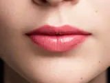 L’Oreal Paris Color Riche Shine - Помада сильно блестящая, 4.8 г, оттенок 111 Pink Wonderland — фото 3