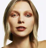 MAC Cosmetics Pro Longwear Concealer - Корректор в жидкости, 9 мл, оттенок NC15 — фото 4