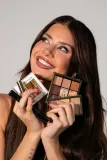 Makeup Revolution X Alagia All You Need - Палетка теней для век: палетка сеней до повек, 1.5 г — фото 4