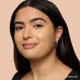 Bobbi Brown Weightless Skin Foundation SPF 15 Mini - Долговременное матирующее тональное средство с увлажняющим эффектом, 13 мл, оттенок Natural Tan — фото 3
