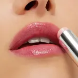 MAC Cosmetics Glow Play Lip Balm - Питательный увлажняющий бальзам для губ, оттенок Favourite — фото 2