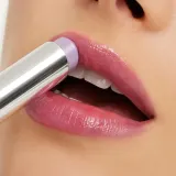 MAC Cosmetics Glow Play Lip Balm - Питательный увлажняющий бальзам для губ, оттенок Vibe — фото 2