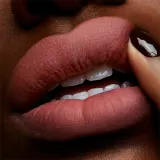 MAC Cosmetics Powder Kiss Lipstick - Матовая помада, 3 г, оттенок Mull it Over — фото 3