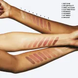 MAC Cosmetics Powder Kiss Lipstick - Матовая помада, 3 г, оттенок Sultry Move — фото 6