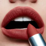 MAC Cosmetics Powder Kiss Lipstick - Матовая помада, 3 г, оттенок Devoted to Chili — фото 4
