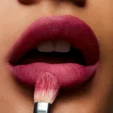 MAC Cosmetics Powder Kiss Lipstick - Матовая помада, 3 г, оттенок Burning Love — фото 5