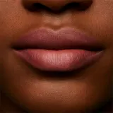 MAC Cosmetics Powder Kiss Liquid Lipcolour - Матовая жидкая помада, 5 мл, оттенок Over the Taupe — фото 2