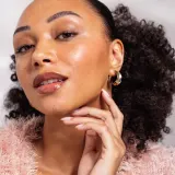 Lumene Lip Glow Oil Balm - Бальзам для губ с маслом, 10 мл, оттенок 4 Honey — фото 5