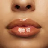 MAC Cosmetics Squirt Plumping Gloss Stick - Блеск для губ в стике, 2.3 г, оттенок Hazard — фото 4