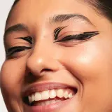 3INA The 24H Pen Eyeliner - Долговременный эйелайнер, 1.2 мл, оттенок 900 Black — фото 3