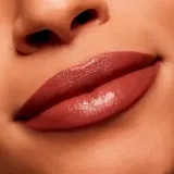 MAC Cosmetics Powder Kiss Velvet Blur Slim Stick - Матовая увлажняющая помада, 2 г, оттенок Spice World — фото 3