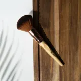 So Eco Bronzer Brush - Кисть для бронзатора с гипоаллергенными волокнами, 1 шт — фото 2