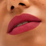 MAC Cosmetics Locked Kiss 24h Lipstick - Трендовая помада с матовым эффектом, 1.8 г, оттенок Taboo — фото 4