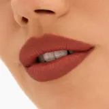 MAC Cosmetics Locked Kiss 24h Lipstick - Трендовая помада с матовым эффектом, 1.8 г, оттенок Meticulous — фото 5