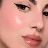 Astra Make-up IDENTISTICK - Румяна для щек в креме в стике, 1 шт, оттенок 03 - Berry Being — фото 2