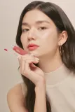 thim Sheer Matte Liquid Lip - Легкая матовая помада в жидкой форме, 4 г, оттенок 02 Dusky Rose — фото 5
