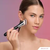 BrushArt Professional B11 Angled foundation brush - Кисть для макияжа B11, 1 шт — фото 2