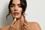 SOSU Cosmetics Satin Lip Glaze - Увлажняющий блеск для губ, 6 мл, оттенок Almond Butter — фото 4