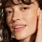 Гель-крем Origins GinZing Glow-Boosting Gel Moisturizer с женьшенем и кофеином, 50 мл, оттенок Bronze Glow — фото 6