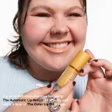 3INA The Color Lip Oil - Блеск для губ: олейк навилжающий до уст, 4 мл, оттенок 137 - Bright honey yellow, sheer — фото 5
