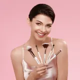 Dermacol Accessories Master Brush by PetraLovelyHair - Кисть для тонального крема и пудры D52 Rose Gold, 1 шт — фото 4