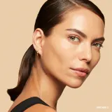 Bobbi Brown Vitamin Enriched Skin Tint SPF 15 - Крем для лица с витаминами, 50 мл, оттенок Medium 2 — фото 4
