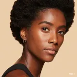 Bobbi Brown Vitamin Enriched Skin Tint SPF 15 - Крем для лица с витаминами, 50 мл, оттенок Rich 1 — фото 4