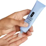 Clinique Even Better Pore Defying Primer - Выравнивающая база под макияж, 15 мл — фото 2