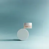 Omorovicza Perfecting Lip Balm - Бальзам для губ, оптически увеличивающий объем, 10 мл — фото 2