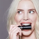 Nudestix Tinted Blur Foundation Stick - Корректор в стике для естественного вида, 6 г, оттенок Light 1 — фото 2