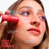 3INA The No-Rules Stick Mini - Многофункциональный карандаш для глаз, губ и лица, 3.5 г, оттенок 244 - Red — фото 3