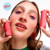 3INA The No-Rules Stick Mini - Многофункциональный карандаш для глаз, губ и лица, 3.5 г, оттенок 244 - Red — фото 4