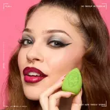 NYX Professional Makeup Beetlejuice Shrinker Makeup Sponge - Губка для макияжа, 1 шт — фото 4