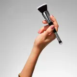 ZOEVA 801 Complexion Duo Brush - Кисть для макияжа двусторонняя, 1 шт — фото 2