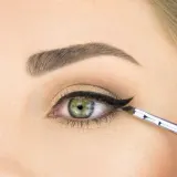 Sigma Beauty Eyes E06 WINGED LINER BRUSH - Кисть для подводки глаз, 1 шт — фото 2