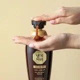 DAENG GI MEO RI New Gold Special Shampoo - Укрепляющий шампунь для жирных волос, 500 мл — фото 5