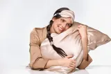 Набор резинок для волос Notino Silk Collection Scrunchie Set шёлковых, 3 размера, 3 шт, оттенок Pink — фото 8