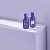 Redken Color Extend Blondage - Фиолетовый шампунь, нейтрализующий желтоватые оттенки, 300 мл — фото 5