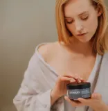 STENDERS Black Mud & Charcoal - Очищающий пилинг для волос и кожи головы, 300 г — фото 3