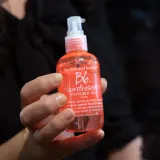 Bumble and bumble Hairdresser's Invisible Oil - Масло для придания блеска и мягкости волосам — фото 3