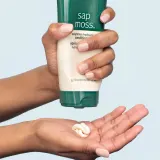 Aveda Sap Moss Weightless Hydrating Conditioner - Увлажняющий кондиционер против пушистости волос, 200 мл — фото 3