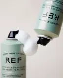 REF Weightless Volume Refreshing Mousse - Сухой шампунь в пене для объема волос, 200 мл — фото 3