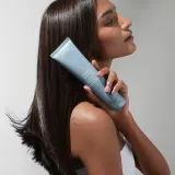 Aveda Smooth Infusion Perfectly Sleek Heat Styling Cream - Термозащитный крем для выравнивания непослушных волос против пушистости волос — фото 3