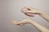 AYUNCHE Enhancing Silky Oil - Масло для волос: Олейк рожаясняющий и навильжающий до волос знишчоних, 100 мл — фото 5