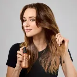 Bumble and bumble Bb. Heat Shield Thermal Protection Mist - Спрей для защиты волос от высокой температуры — фото 4