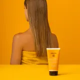 Apivita Keratin Repair Nourish Repair Conditioner - Регенерирующий бальзам с кератином для сухих и поврежденных волос, 150 мл — фото 4