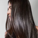 Aveda Smooth Infusion Style Prep Smoother - Шелковистая сыворотка для волос против пушистости — фото 4