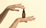 John Masters Organics Dry Hair Nourishment & Defrizzer - Масло для волос для смягчения и ухода, 23 мл — фото 3